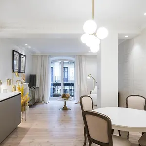 Brand New I Beachfront I 3 Min Old Town Anvers Appartement